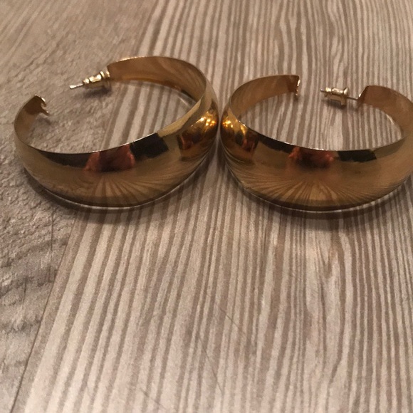 Gold hoops - Picture 2 of 4